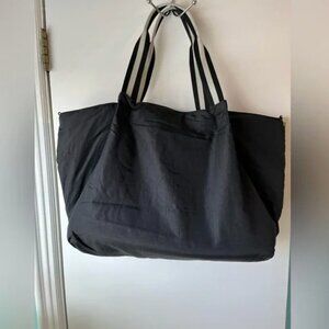 Stella Dot Zip It Large Tote Black